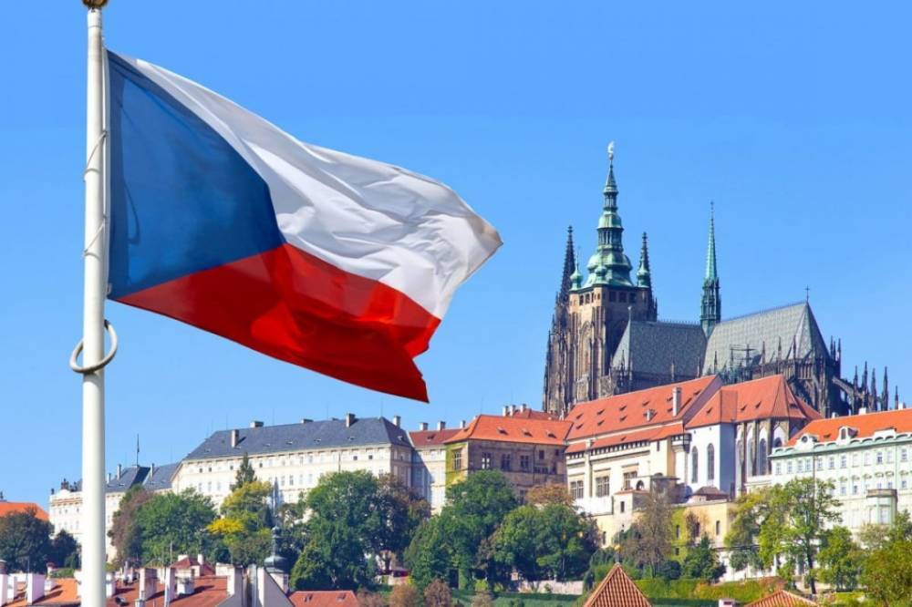 В Чехии еще на месяц продлили чрезвычайное положение из-за распространения COVID-19