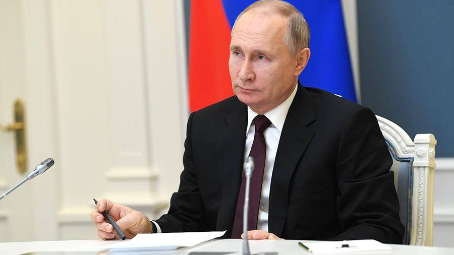 Путин наградил почетной грамотой замглавы управления СК по особо важным делам