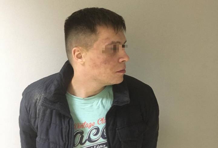 В Петербурге мужчина сломал знакомому челюсть, украл его деньги и телефон