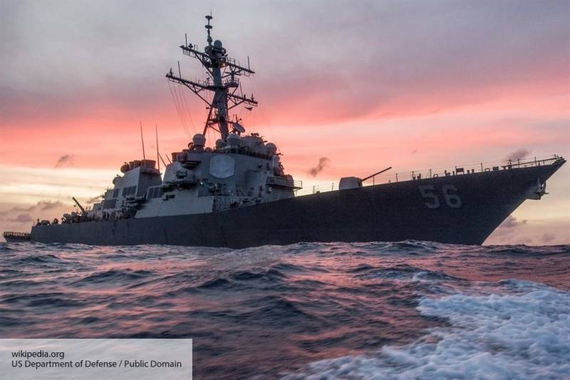 Китай повторил российский маневр против эсминца США в Тихом океане
