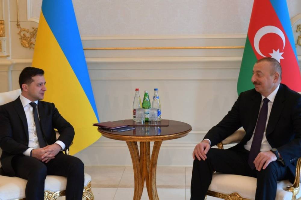 Зеленский пригласил президента Азербайджана в Украину