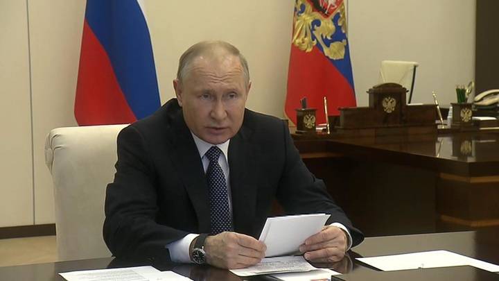 Путин требует от правительства реакции на подорожание жилья