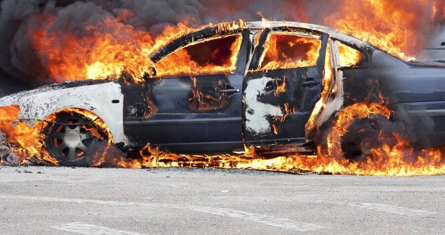 Названа ошибка, которая может вызвать пожар в автомобиле