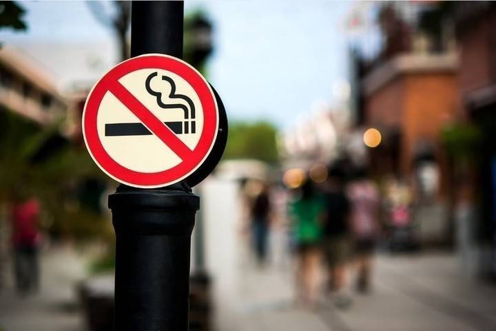 Петербургских курильщиков предупредили о новых запретах с января 2020 года