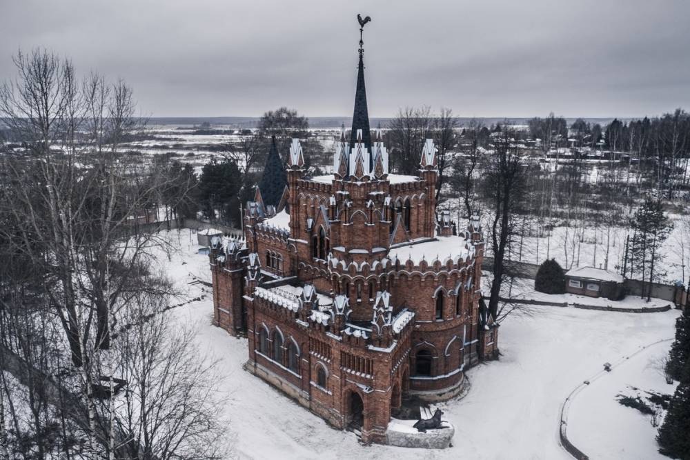 В Ярославле продают церковь, переделанную в коттедж-замок