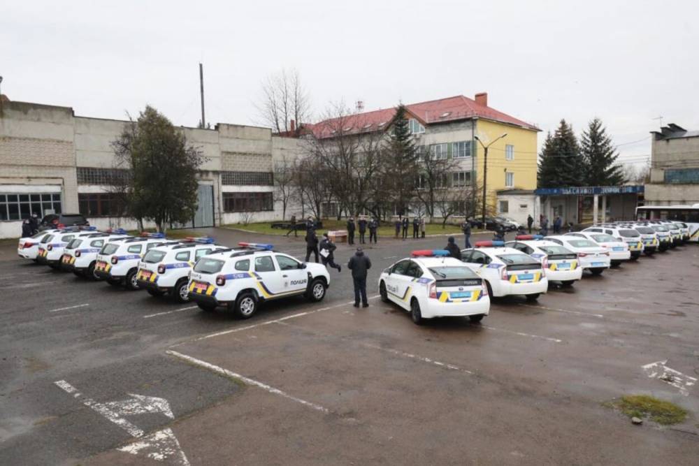 Автопарк полиции Львовщины пополнился новыми кроссоверами и квадроциклом: фото