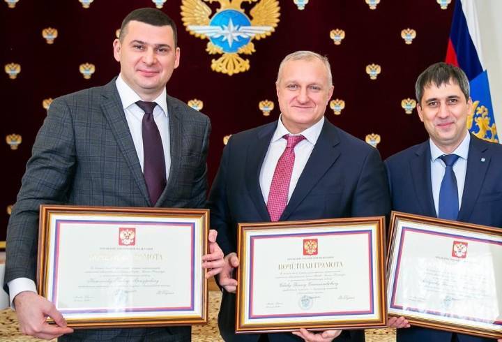 Владимир Путин наградил почетными грамотами трех председателей правительства Ленобласти