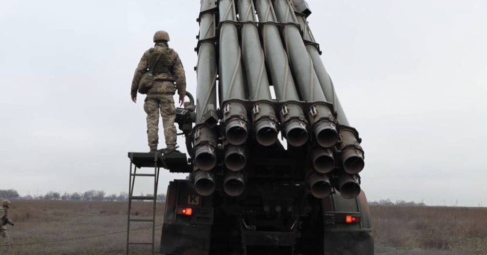 Украинские военные привели в готовность "Смерчи" на Херсонщине