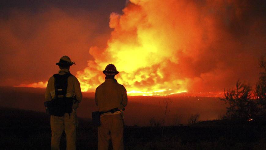 Вблизи военной базы в Калифорнии возник лесной пожар