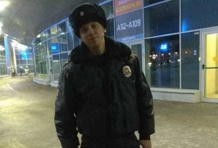 Начальство наградило полицейского, спасшего человека от смерти в ледяной Фонтанке