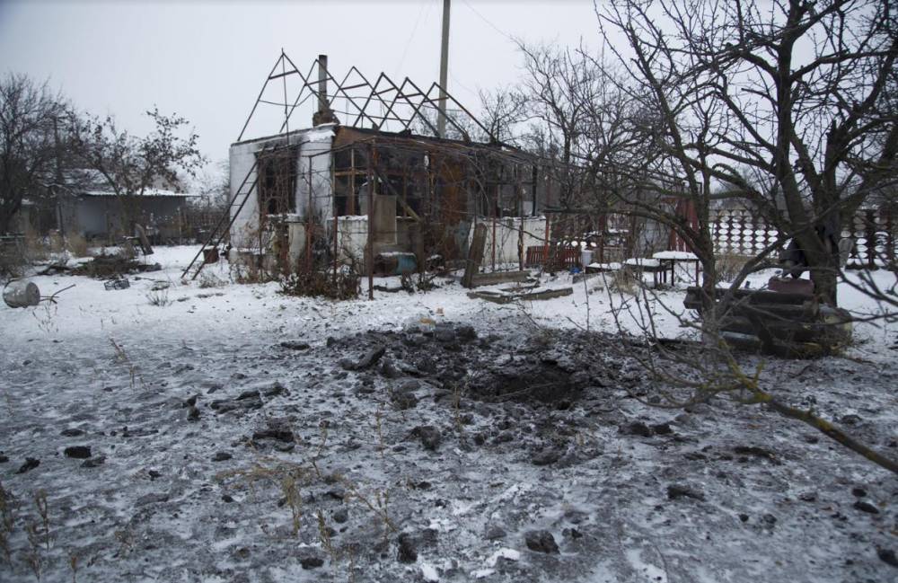 Под Мариуполем оккупанты из артиллерии обстреляли жилой сектор