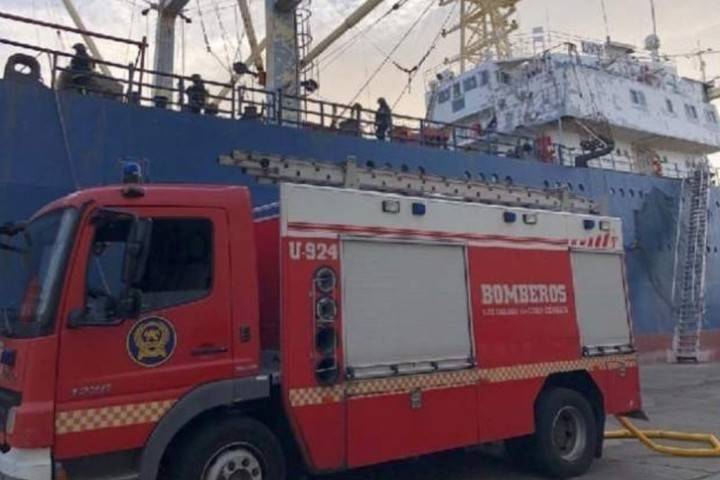 СМИ: на Канарах загорелось российское судно, погибли трое