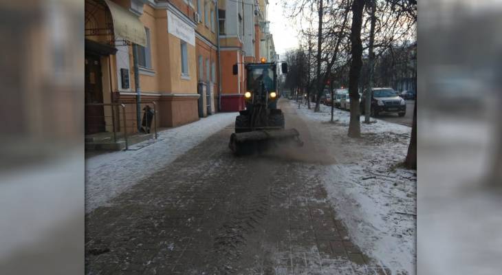 "Химозная жижа в центре": ярославцы жалуются на уборку города