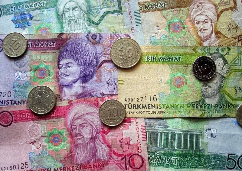 Туркменам запретили обменивать доллары
