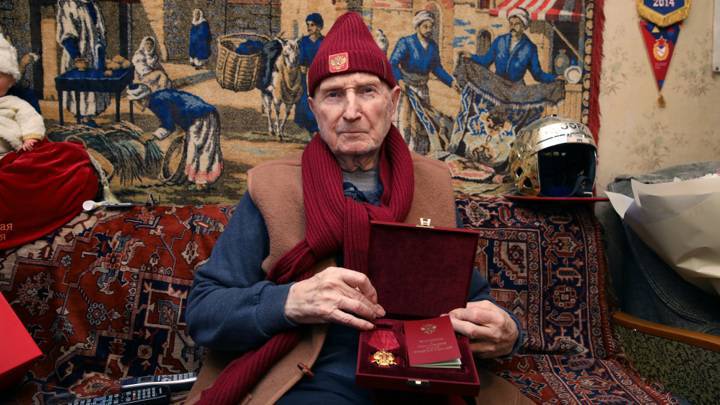 Олимпийский чемпион Шувалов получил орден "За заслуги перед Отечеством"