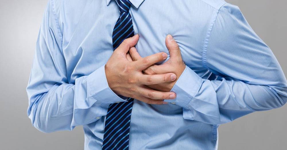 Опухшие лодыжки назвали симптомом проблем с сердцем