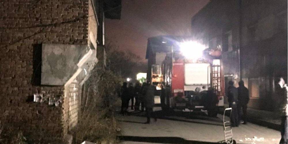 В Кривом Роге в результате обрушения дома погиб человек, еще один госпитализирован