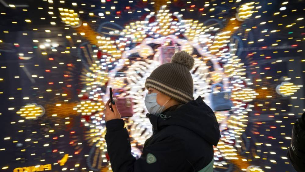 Треть россиян загадают в новогоднюю ночь окончание пандемии