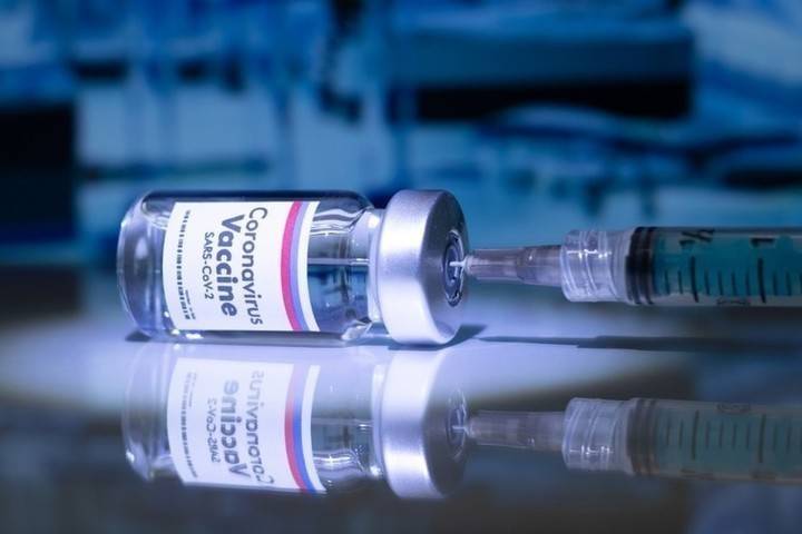 25 сотрудников Педиатрического университета вакцинировались от COVID-19