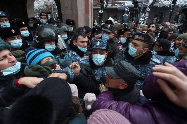 В Ереване началась масштабная акция протеста противников Пашиняна