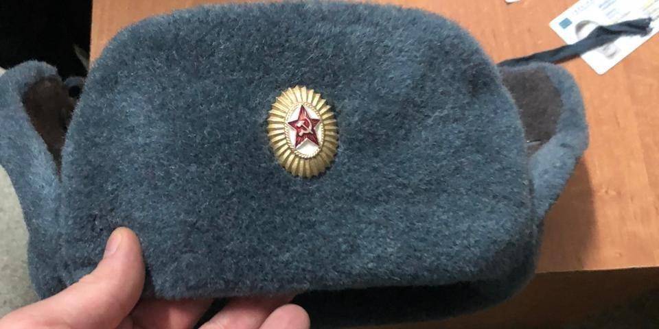 Во Львове 19-летний парень зашел в кафе в шапке с кокардой СССР: ему грозит до пяти лет тюрьмы