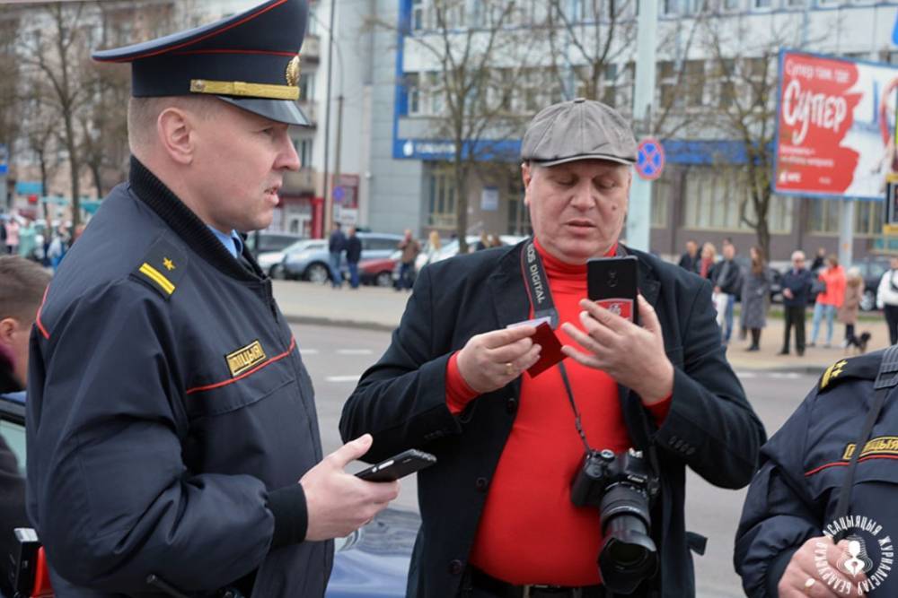 Правозащитники признали политзаключенными журналиста Гордиевича и бывшего начальника уголовного розыска Кулаковского
