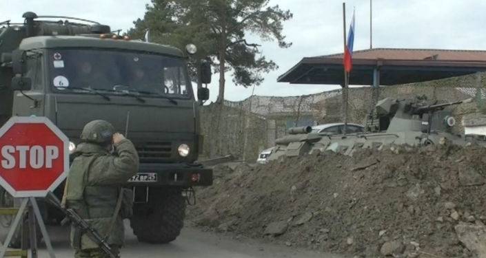 Российские миротворцы на полигонах в Карабахе приступили к занятиям по боевой подготовке