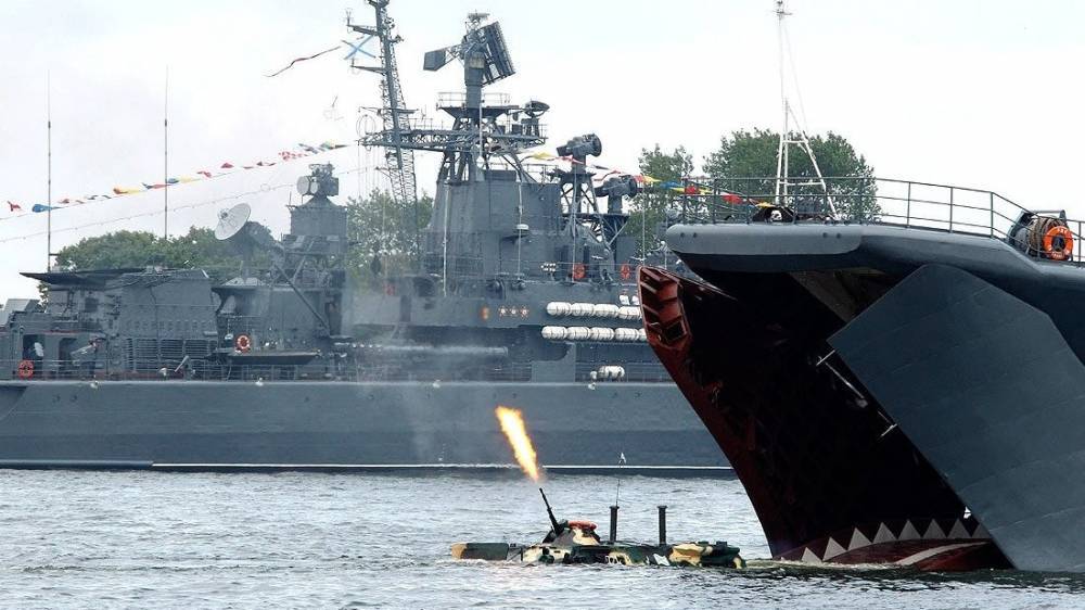 СМИ США сравнили свой ракетный эсминец Zumwalt и российский крейсер “Киров”
