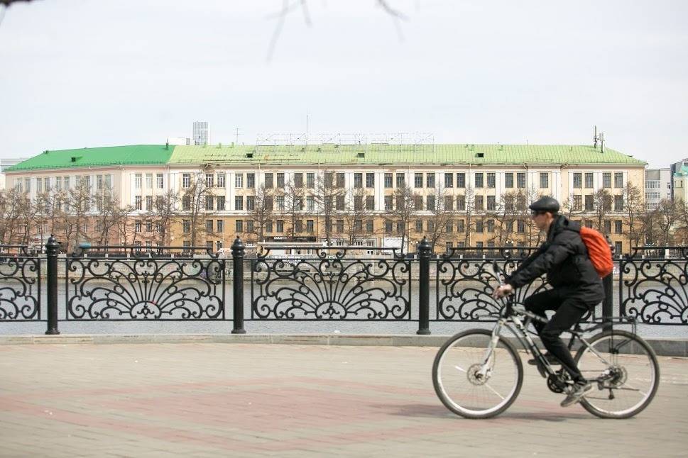 В Екатеринбурге разрешили сносить здание, где хотят построить храм Екатерины