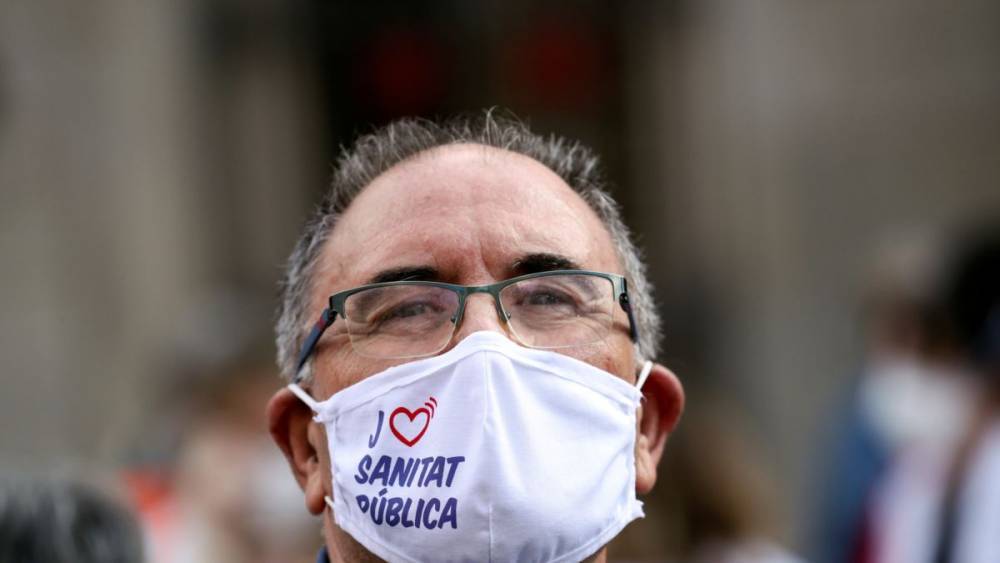 Испания будет вести учёт отказавшихся от вакцинации от ковида
