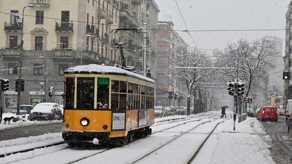 Снег в Италии: люди впервые за долгое время вышли на улицы – невероятные фото, видео