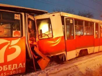 Два трамвая столкнулись в Череповце