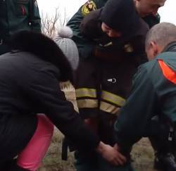 В Кулешовке студент спас провалившегося под лед школьника