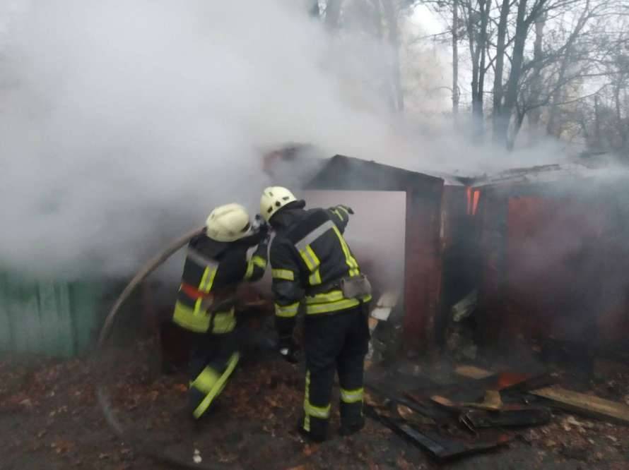 Два человека сгорели во время пожара в Киеве