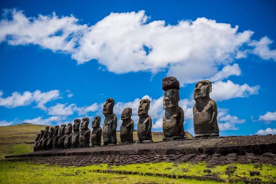 Ученые выяснили, как на истуканов острова Пасхи надели каменные «шляпы»