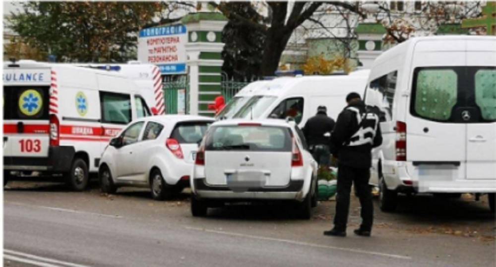 В Одессе полиция устроила рейды возле больниц, кадры: за что штрафуют
