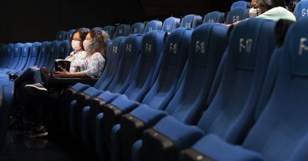 Карантинная культурная индустрия: сколько потеряли кинотеатры и почему боятся нового локдауну