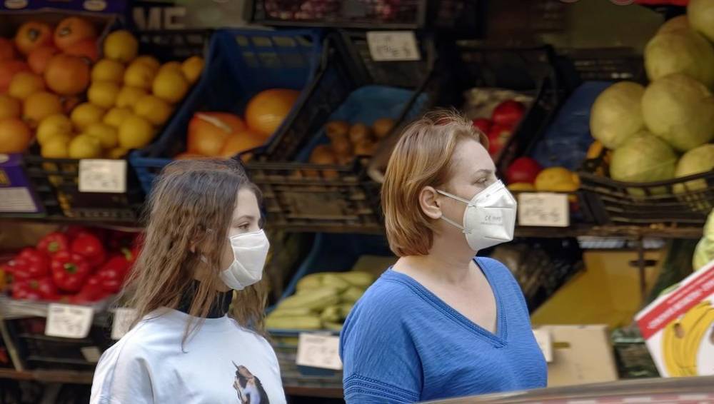В Тверской области оштрафовали продавца, торговавшего без маски овощами и фруктами