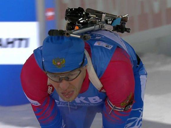 Россияне провалились в спринте на Кубке мира по биатлону, а Елисеев едва не умер на финише