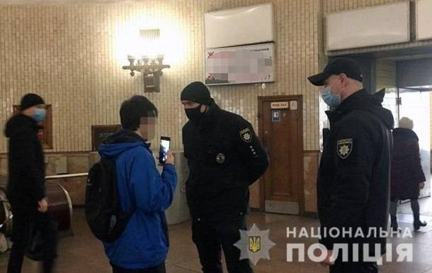 В метро Киева зафиксировали полторы сотни нарушений карантина
