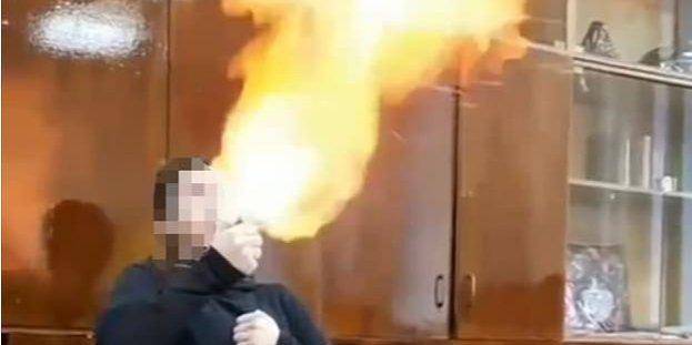 В Харькове школьник устроил на уроке «файер-шоу», родителей вызвали в полицию — видео