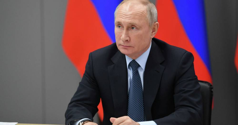 Путин поручил начать в России массовую вакцинацию от коронавируса