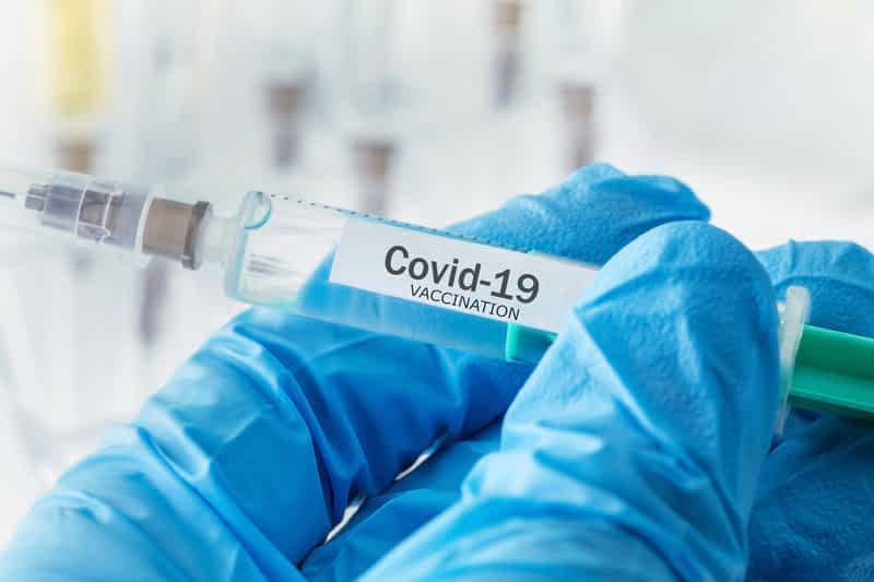 Женщина, первая в мире привитая от COVID, получила вторую дозу вакцины - Cursorinfo: главные новости Израиля