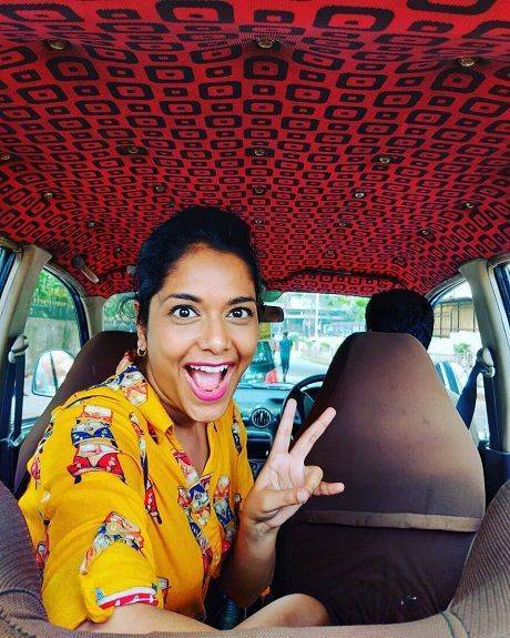 Сеть взорвали фото с потолками индийских такси (ФОТО)