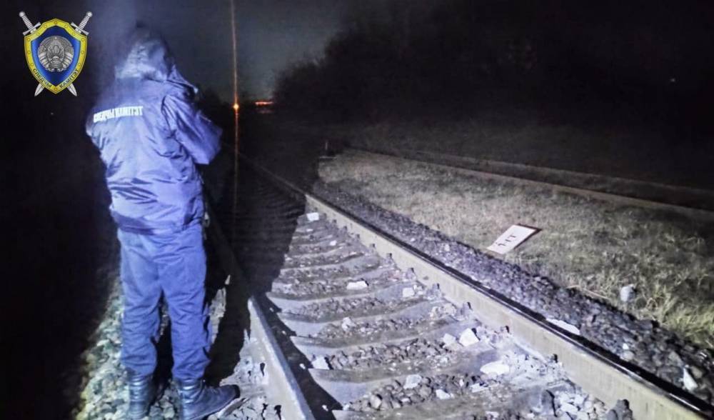 В Лиде бетонным столбом перекрыли железнодорожные пути: возбуждено уголовное дело