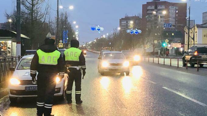 В новогодние выходные ГИБДД проведет рейды по выявлению нетрезвых водителей в Петербурге и области