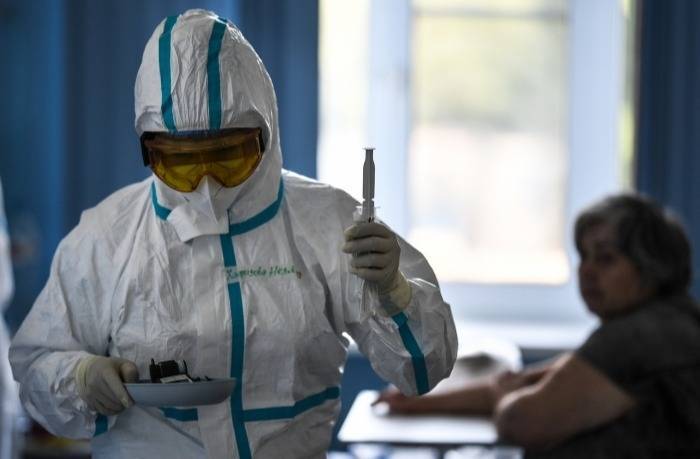 В РФ за сутки выявили 26,5 тыс. новых случаев коронавируса, 599 умерших