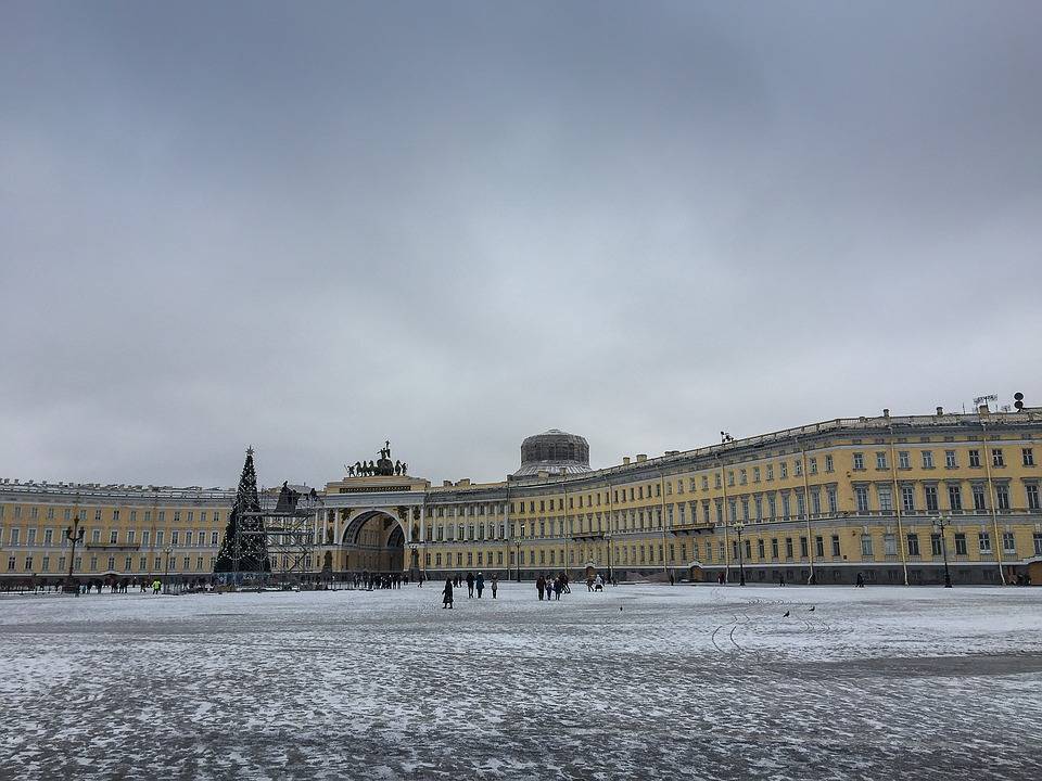 Дворцовую площадь не будут закрывать от петербуржцев в Новый год