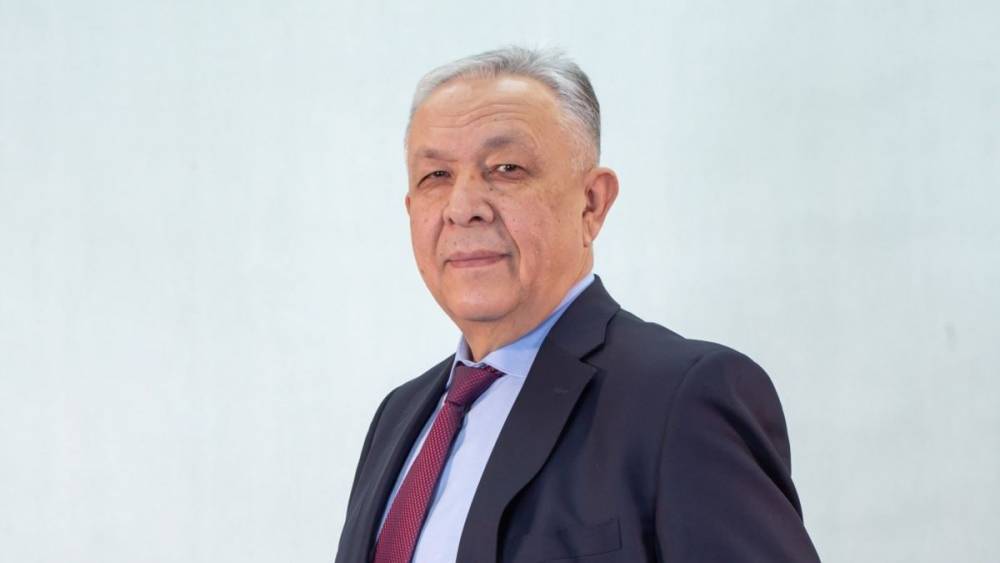 Один из кандидатов в президенты Киргизии снял свою кандидатуру