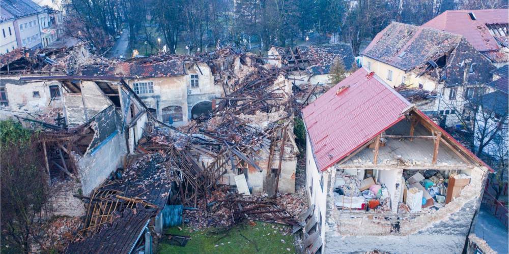 Землетрясения в Хорватии. Погибло не меньше семи человек, десятки ранены, полгорода разрушено — фоторепортаж